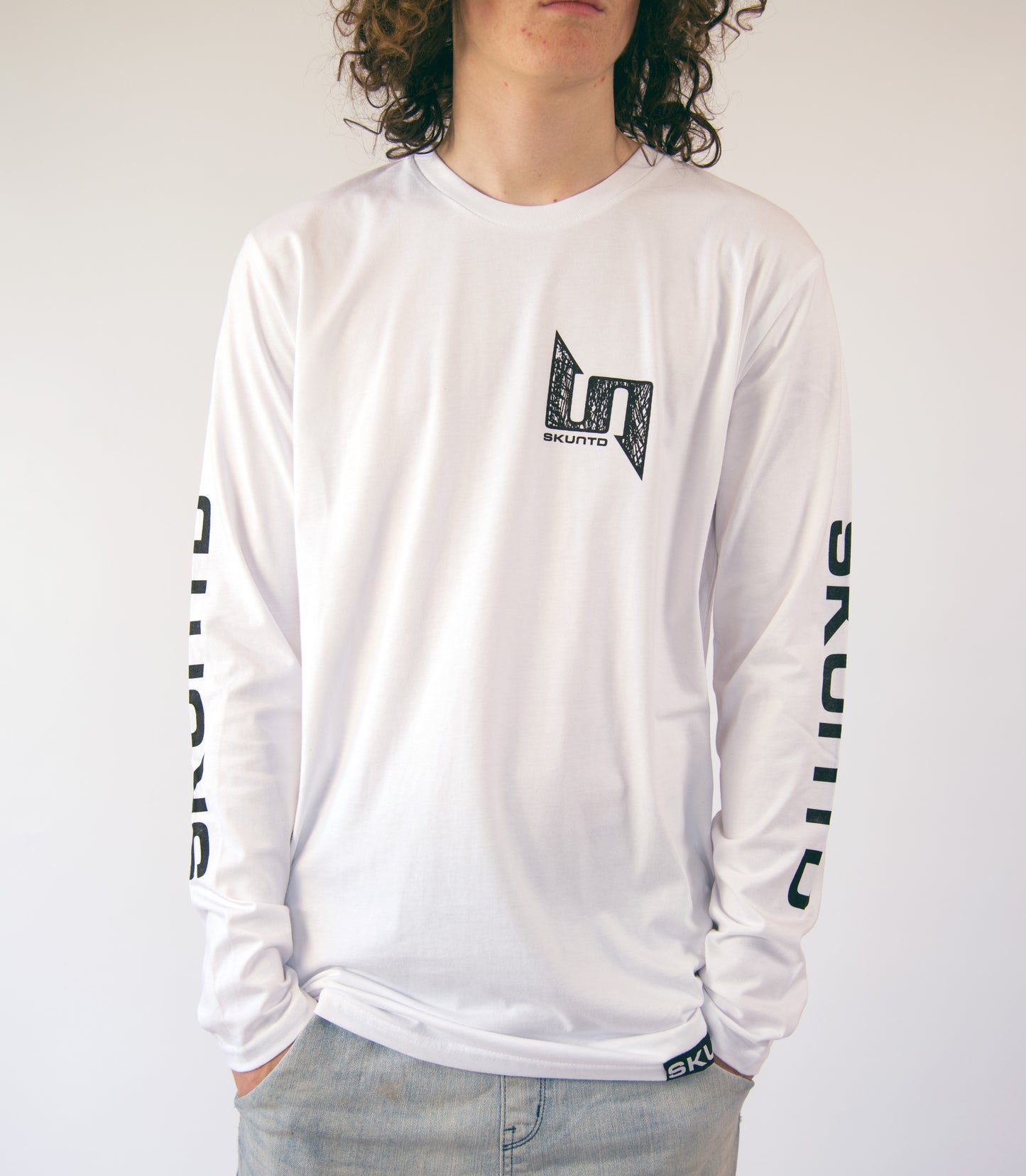 BURNER - LONG SLEEVE WHITE