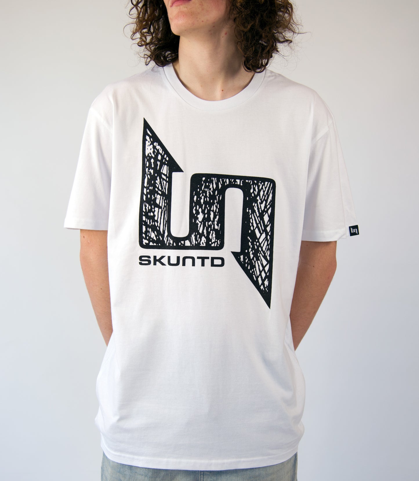 SCRIBBLE - SHORT SLEEVE WHITE